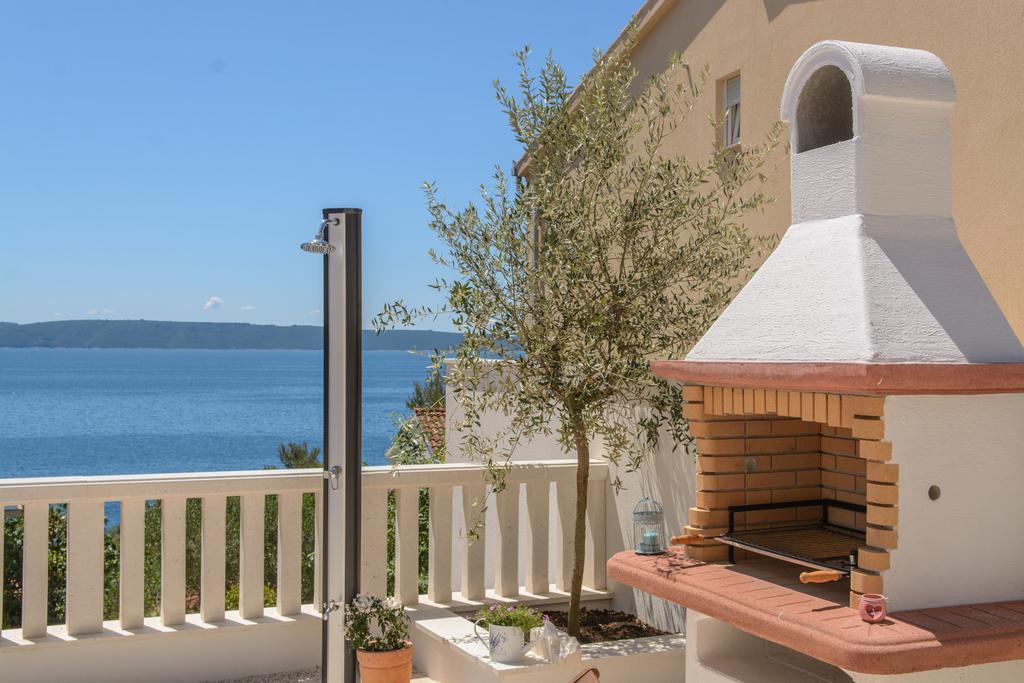 Apartments Villa Atlantis Trogir Exterior foto