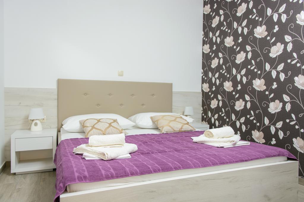 Apartments Villa Atlantis Trogir Exterior foto
