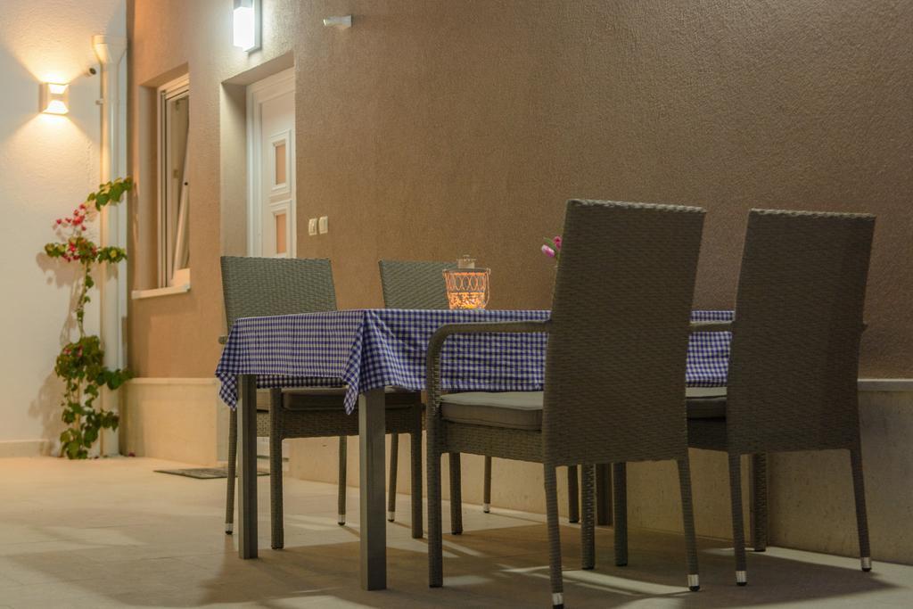Apartments Villa Atlantis Trogir Exterior foto